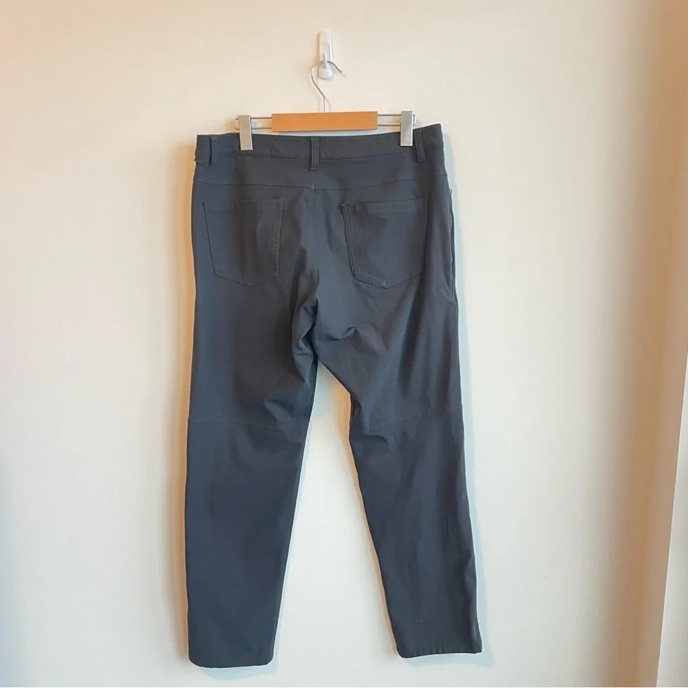 Lululemon ABC Pant Classic *32"
Obsidian Size 32 - Picture 6 of 12